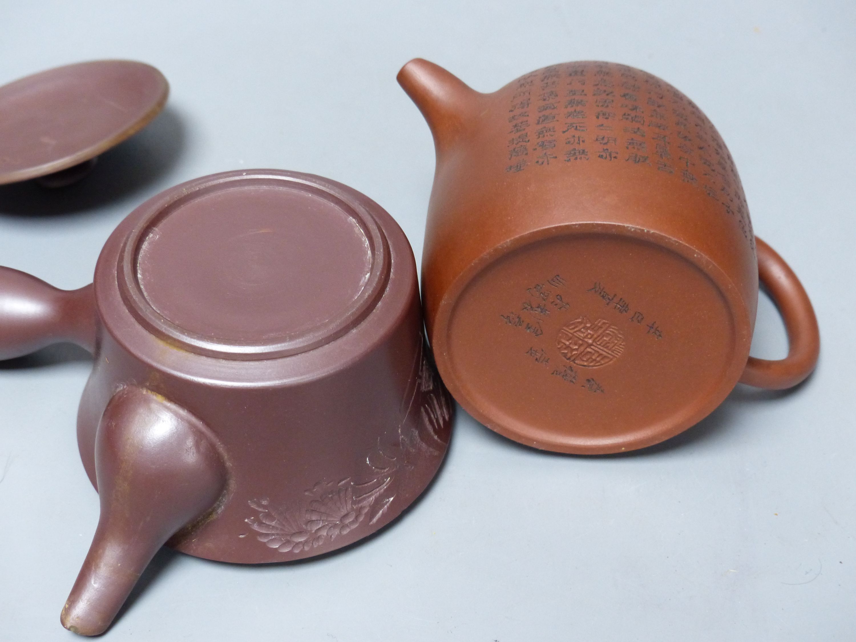 Two Chinese Yixing tea pots, tallest 8cm